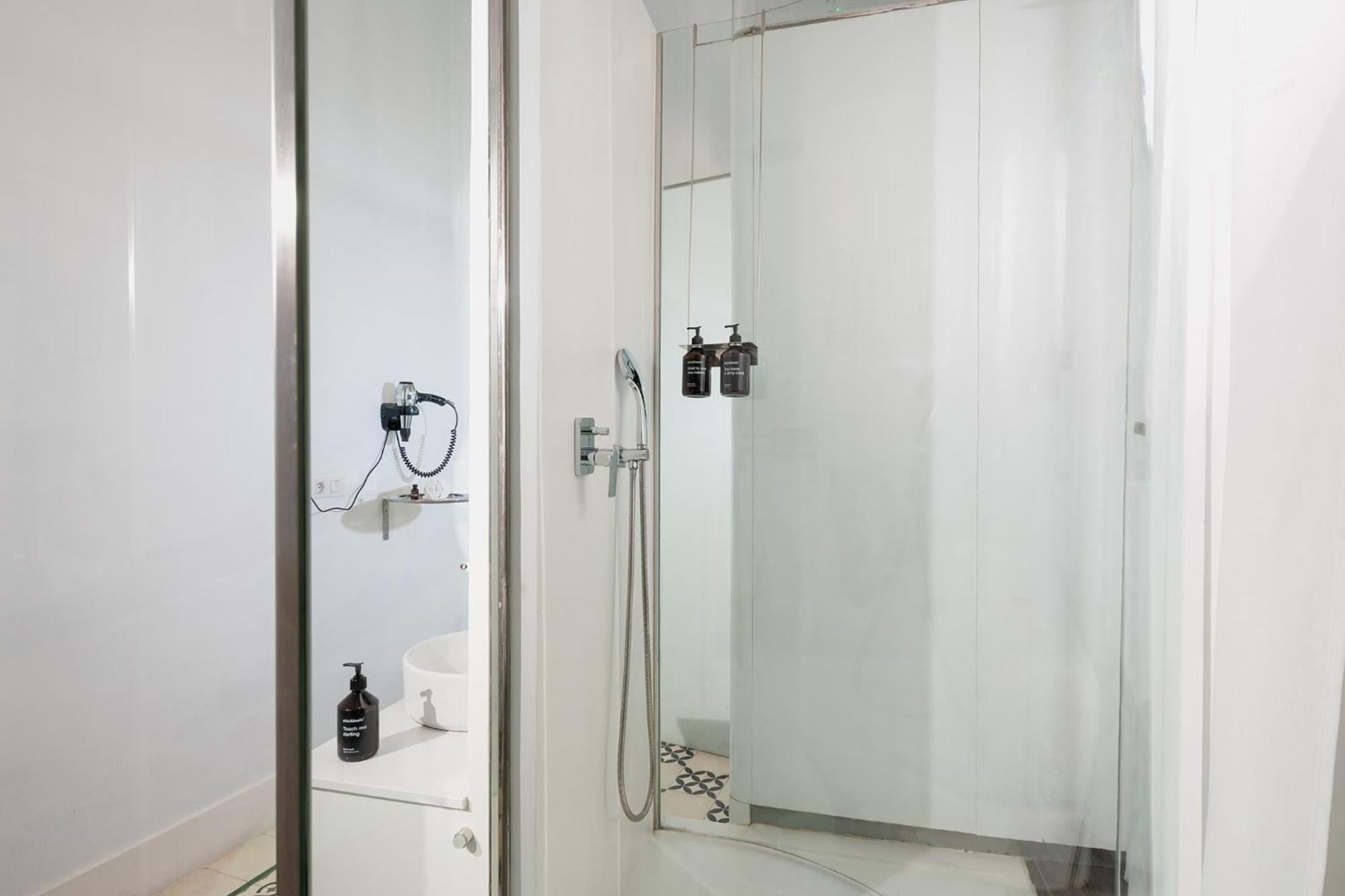 Chic & Basic Born Boutique Hotel Барселона Екстериор снимка